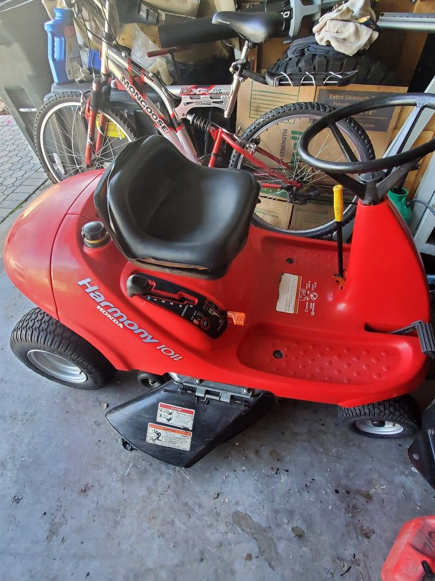 Honda Harmony H1011 Mower