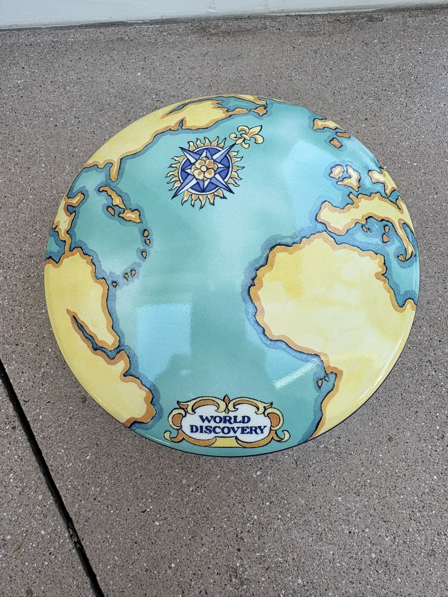 Tiffany & Co 2000 Tauck World Discovery Round Trinket Box Powder Covered Dish