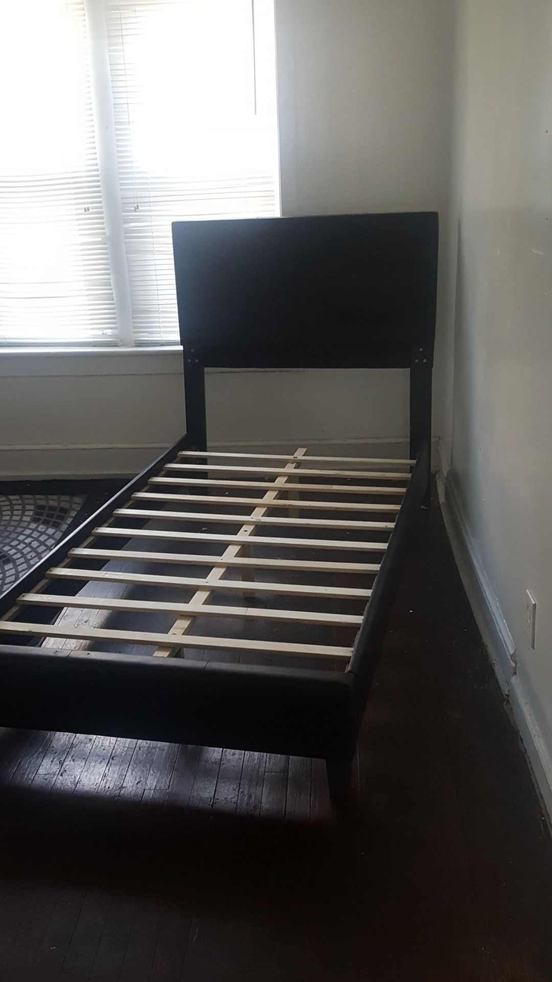 Twim platform bed frame