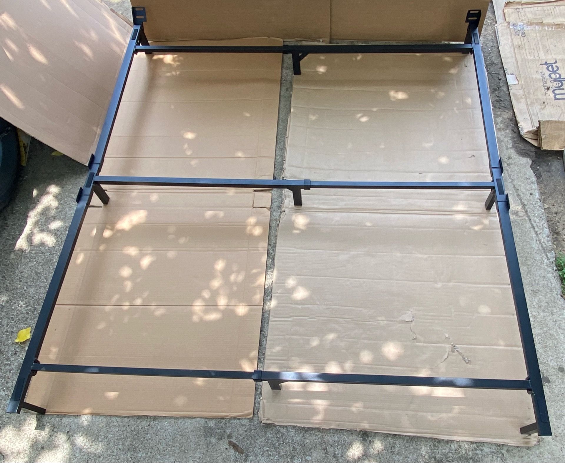 Amazon Basics Metal Bed Frame for King Size Box Spring and Mattress 9-Leg Base Tool-Free Easy Assembly Black 79.5"