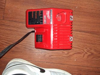 MILWAUKEE charger 12v and 18v