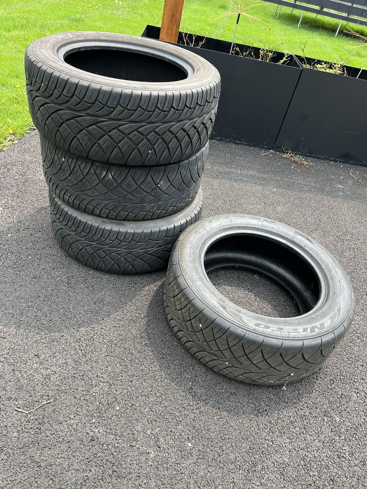 NITTO 420s 305/50r20