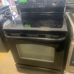 GE Electric Stove In Black Working Perfectly 4 Months Warranty 