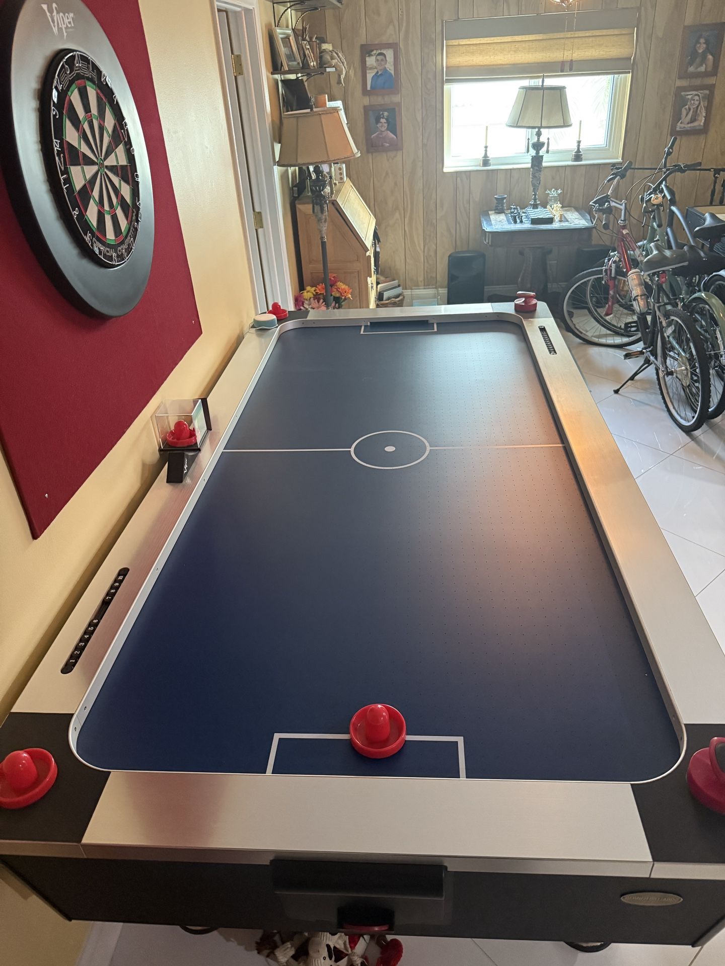 Air Hockey Table