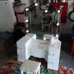 Vintage 1920,s 30,s Westfall VANITY White In Excellent Condition