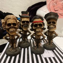 Mini Skeletons Statues