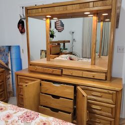 KING SIZE WOODEN BED W/MATRESS