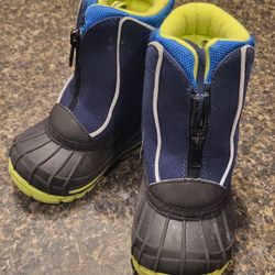 Boys size 6 Arctic Shield blue/black/yellow winter boots
