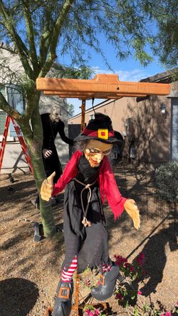 Automated motion sensor witch