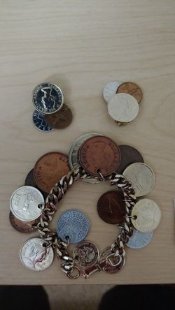 Bracelet and ear rings