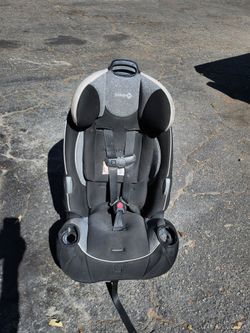 Used car seat  ( need clean) selling as is for $25