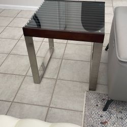 Rooms To Go End Table 