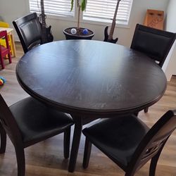 Kitchen Table with 4 Chairs 