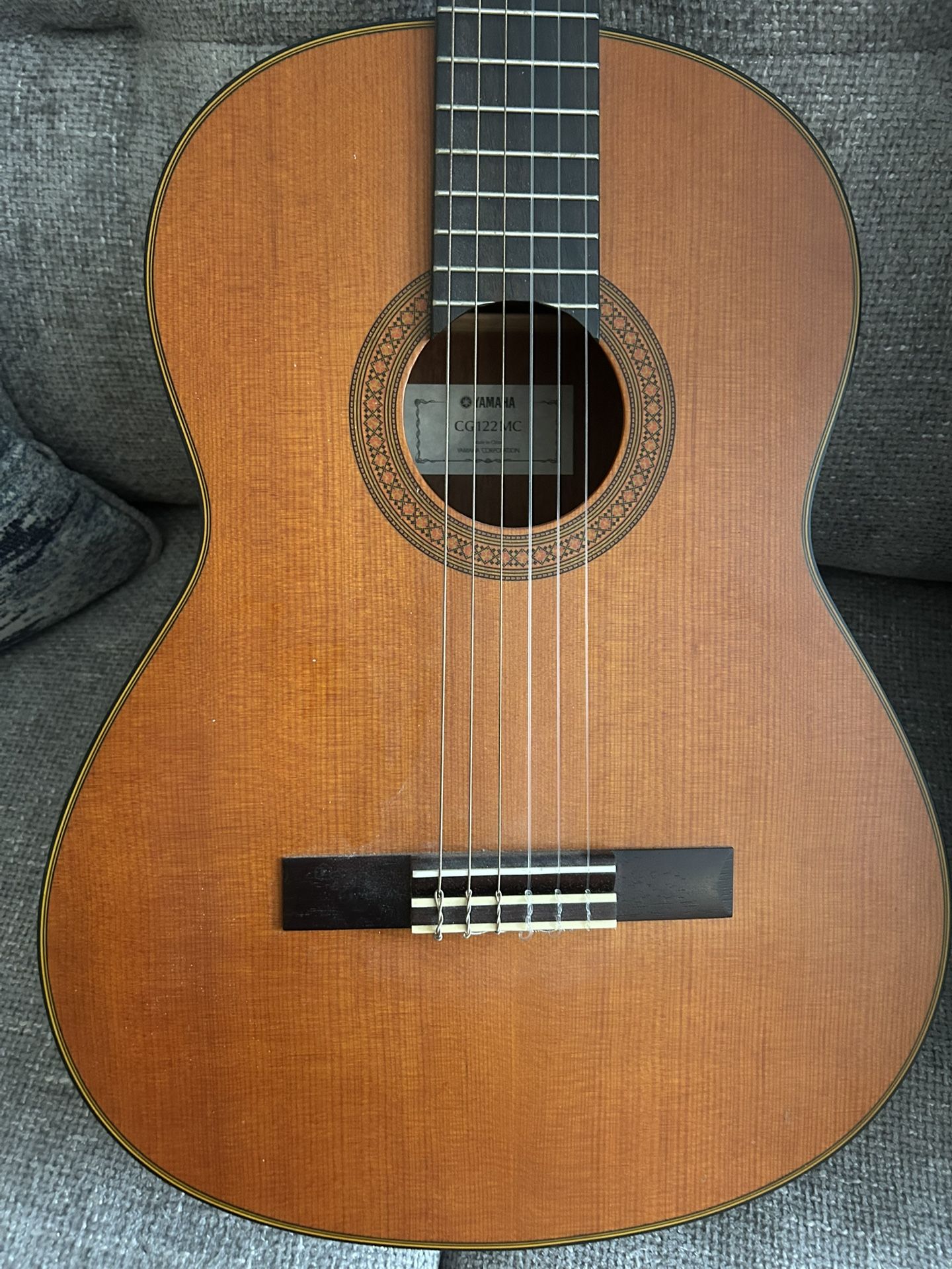 Full Size Guitar (Yamaha CG122MC)