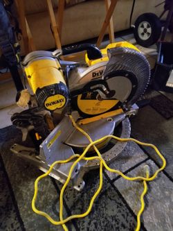 DeWalt miter saw 12 in works excellent