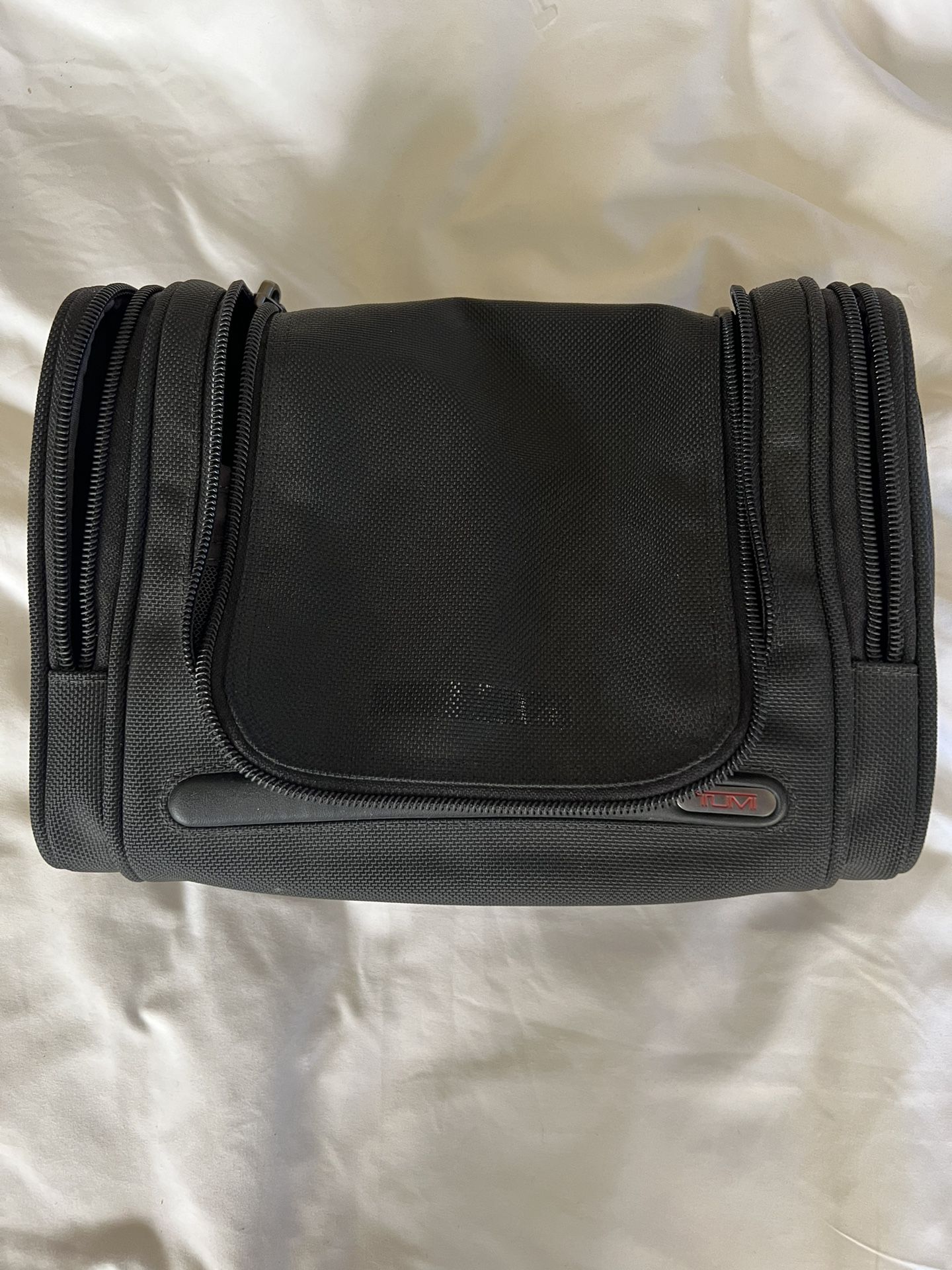 Tumi Alfa Hanging Travel Kit