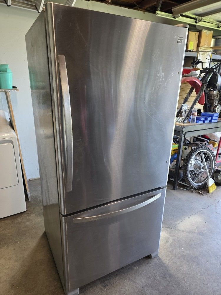 Kenmore Refrigerator And Bottom Freezer