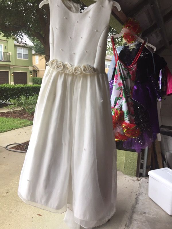 Cinderella brand Formal dress in white/ivory 6t
