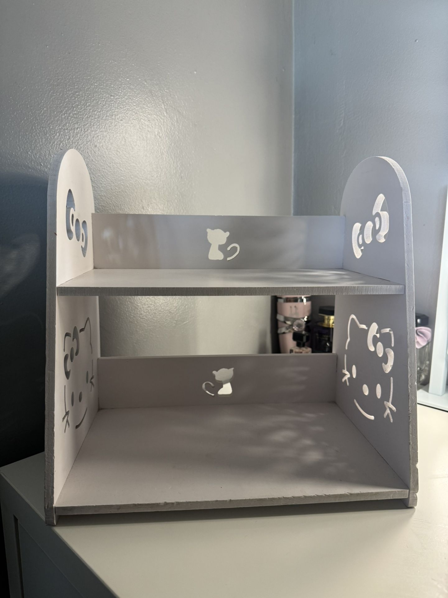 Hello Kitty Bookshelf/Storage Rack