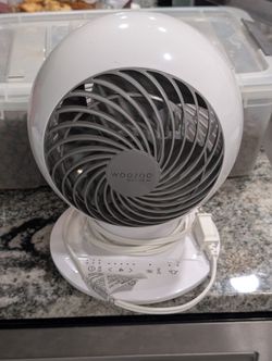 Woozoo Globe Multi-Directional 5-Speed Oscillating Air Circulator Fan – Great Condition!