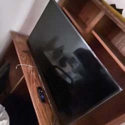 43 Inch 4k Roku Tv With Remote Barely Used 