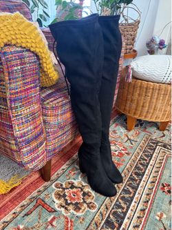 Over-the-knee black boots