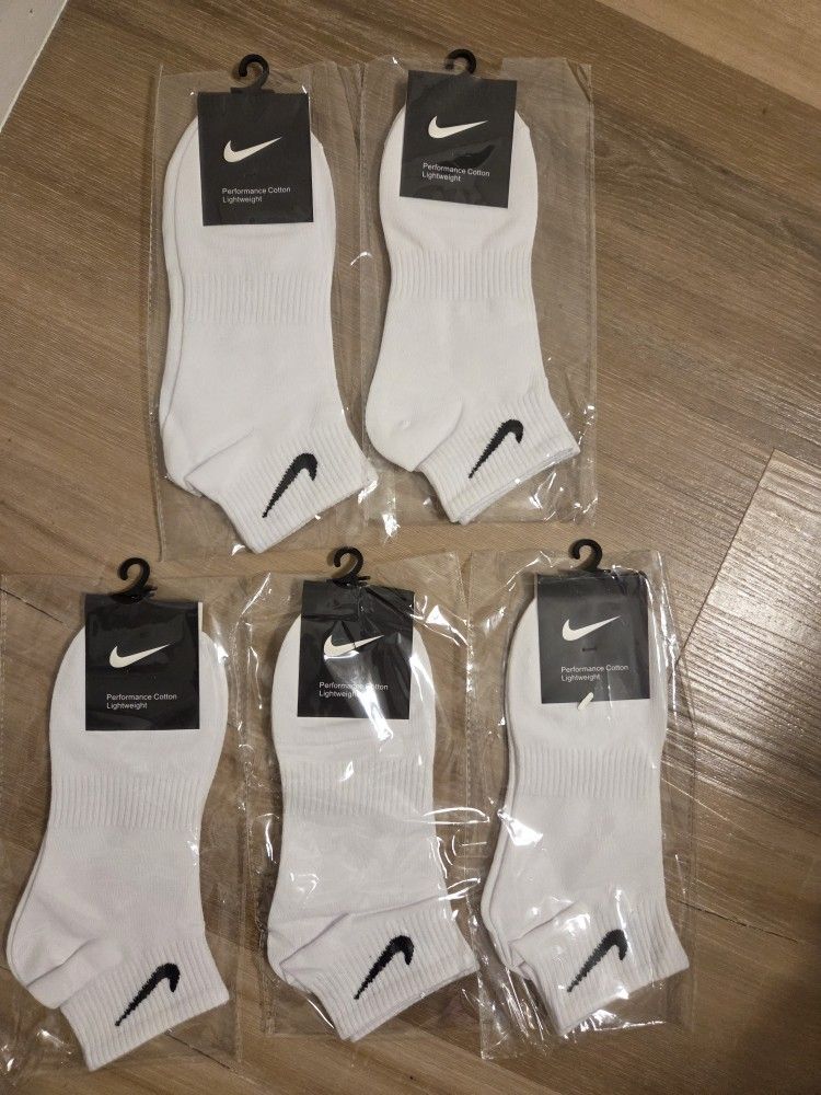Nike White Socks Crew Medium