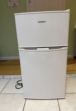 BANGSON Mini refrigerator with freezer -clean  and works great