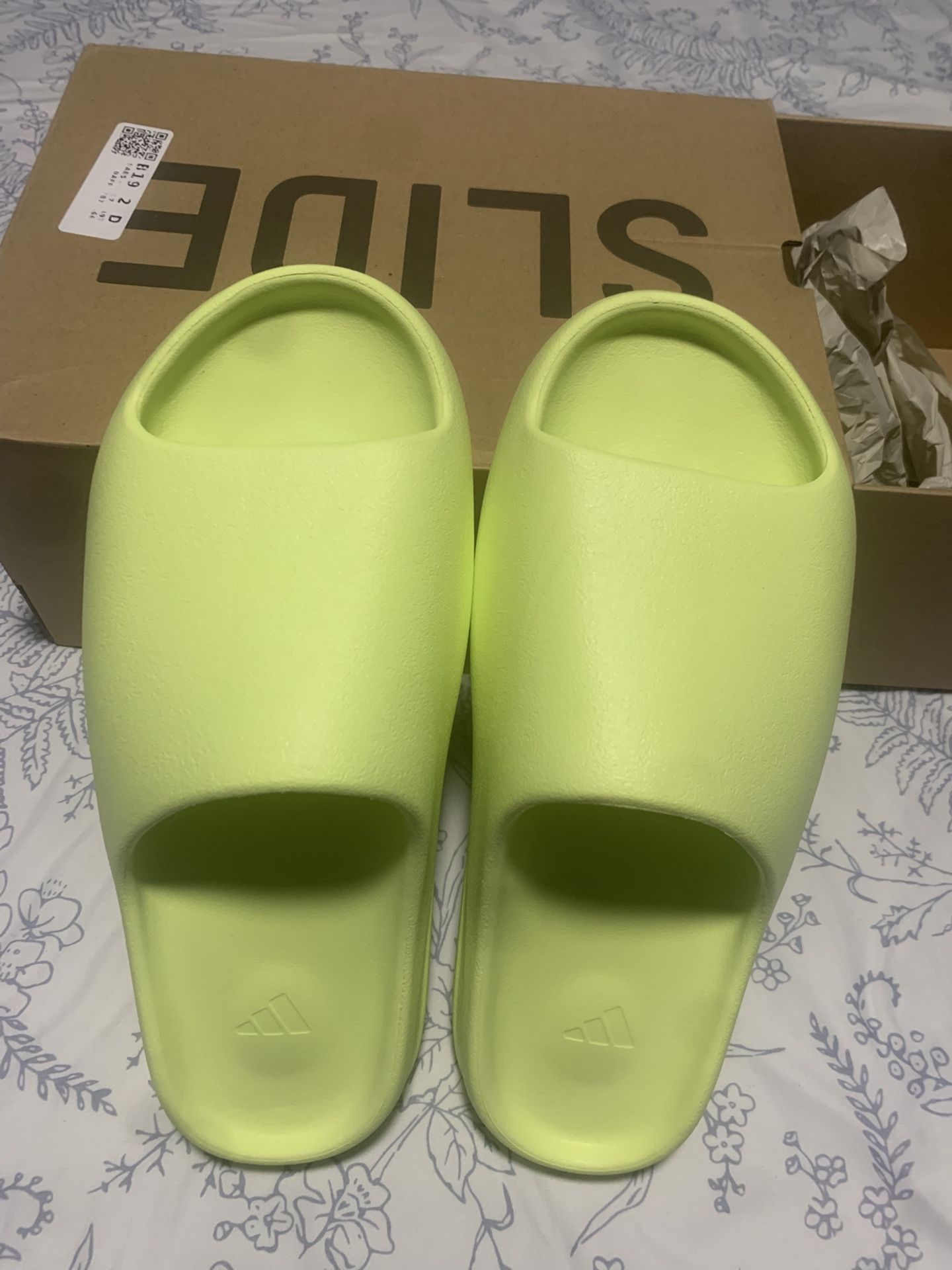 Yeezy Slide Green Glow Size 13