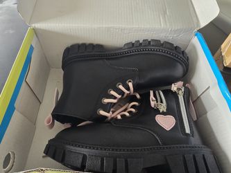 Size 6.5 Girls Boots