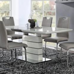 ALL WHITE DINING TABLE W/ WHITE GLASS top