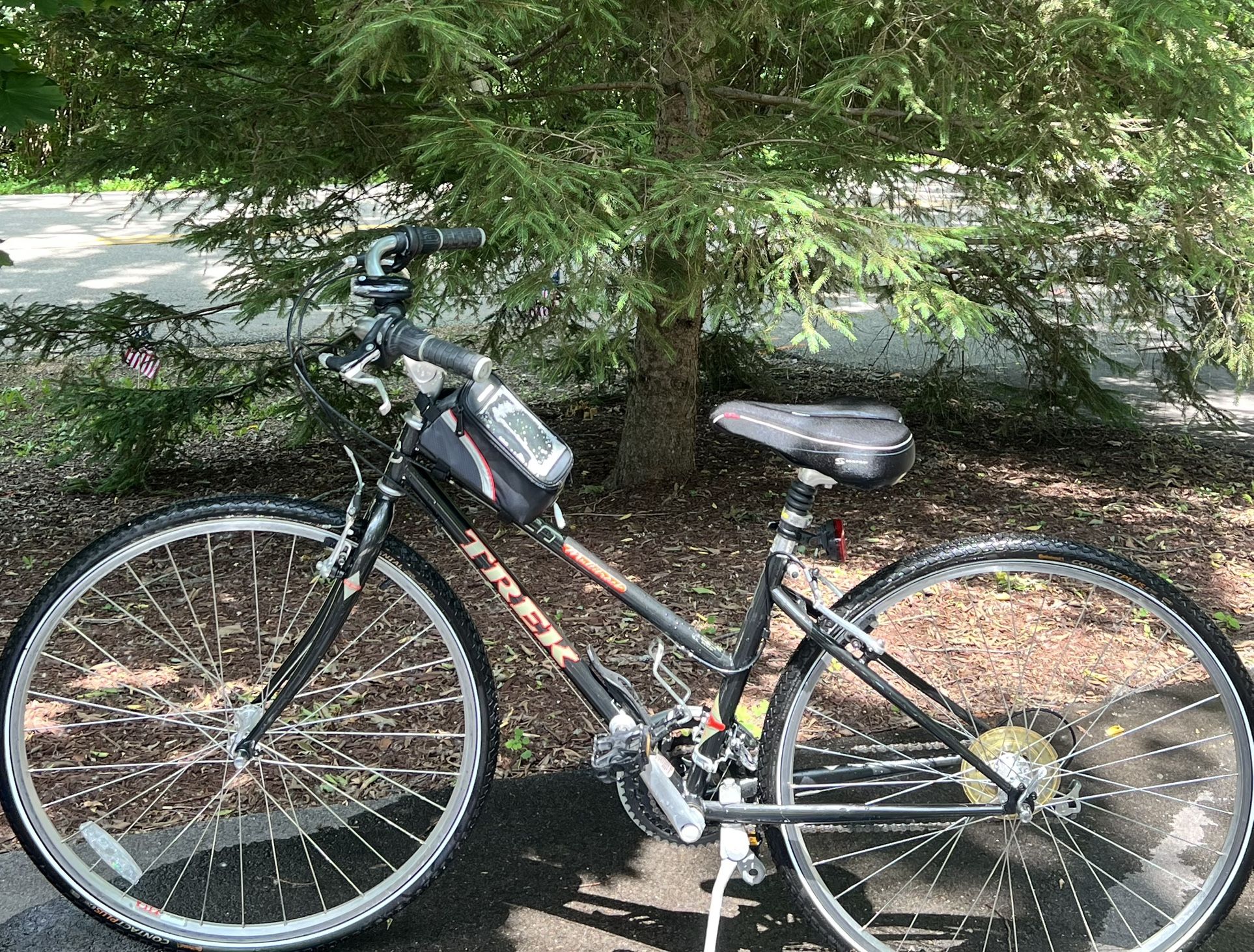 Trek Multitrack 720 Women’s 24 Speed Bike