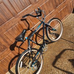 *** MATCHING HIS & HERS MT BIKES ***