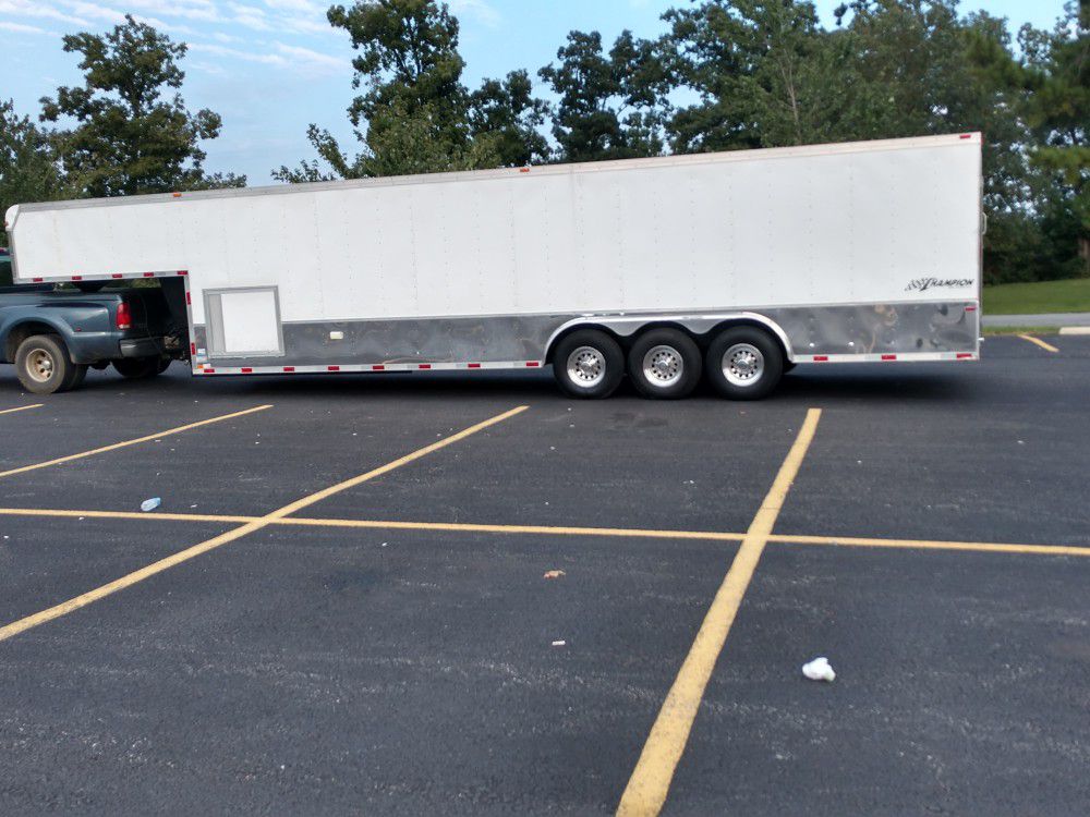 30 ft Gooseneck car trailer
