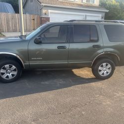 2004 Ford Explorer