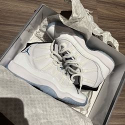 Air Jordan 11 Retro Legend Blue 2024