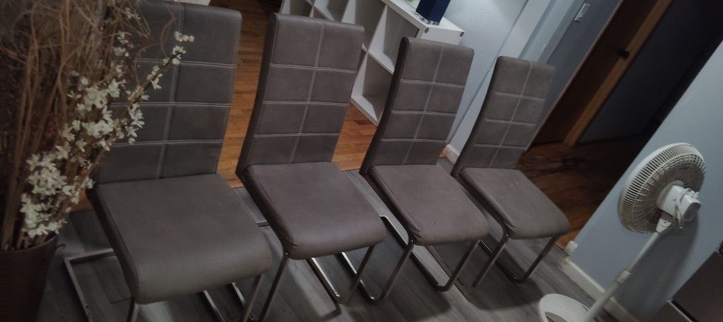 4 Chairs Good Condition