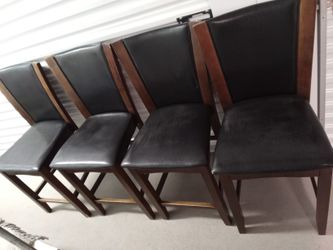 Set Of Four Dinning Room Chairs