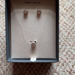 First Issuer  Earring  And Necklace Set