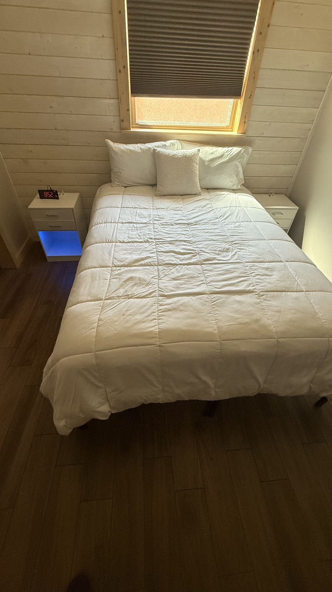 Like New Full Bed Frame + Full Mattress