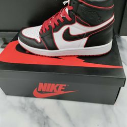 Jordan 1 High Bloodline... 
