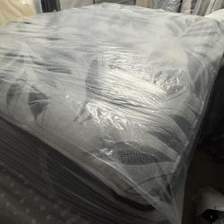 Sealy Posturepedic Plus Queen Size 