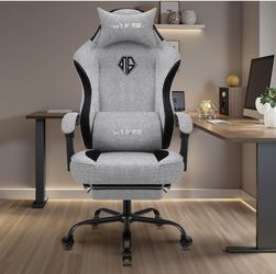 Brand New Gaming Chair With Footrest 
