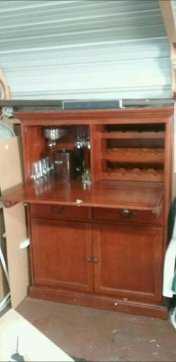 Wine cabinet
