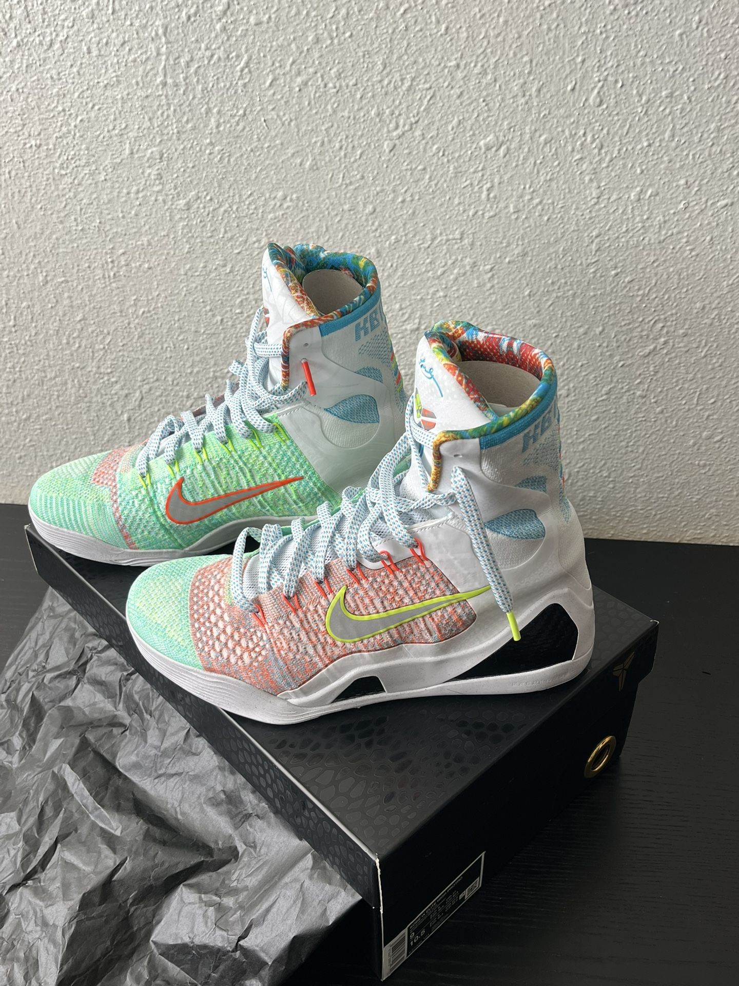 Nike Kobes Size 9