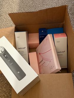 Medicube Skincare Bundle with Device