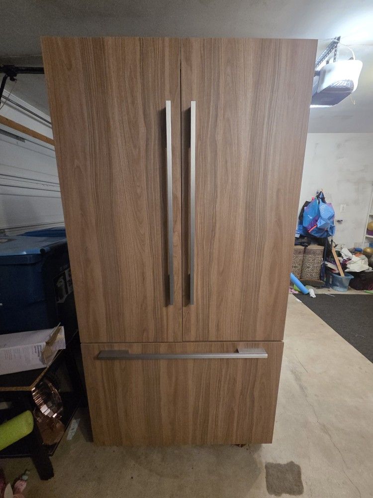 Fisher & Paykel Luxury 36" French Door Refrigerator - Model RS36A72J1 N