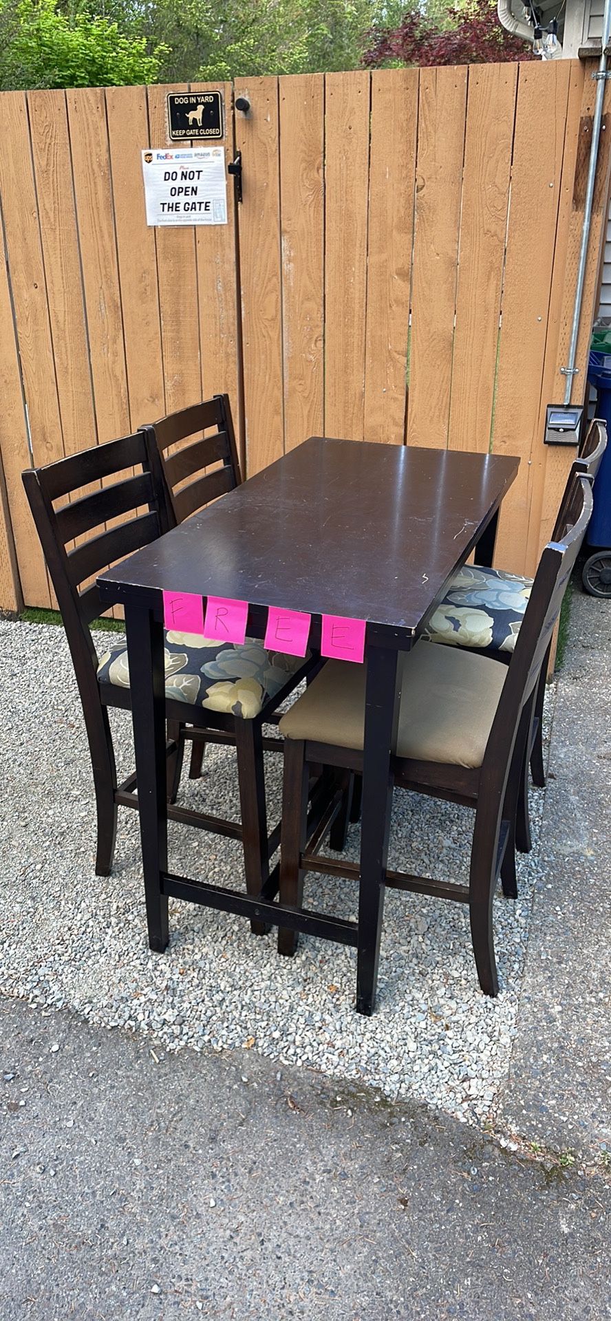 FREE pub height table and 4 chairs for Sale in Snoqualmie, WA OfferUp