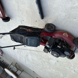 Lawnmower / Máquina Para Césped 