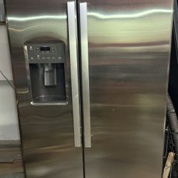 GE Refrigerator 